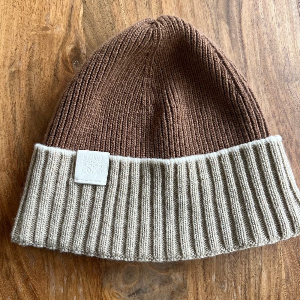AUTHENTIC LOEWE BROWN WINTER BEANIE ONE SIZE